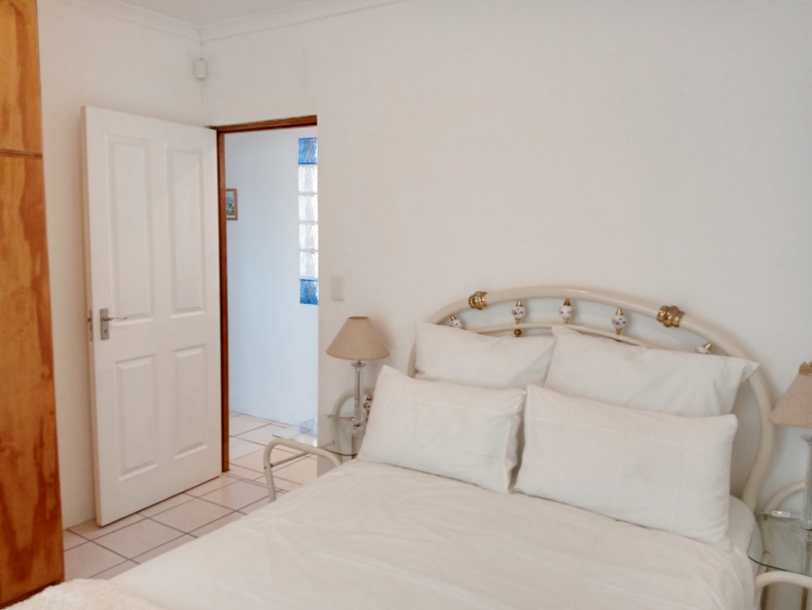 4 Bedroom Property for Sale in Struisbaai Western Cape